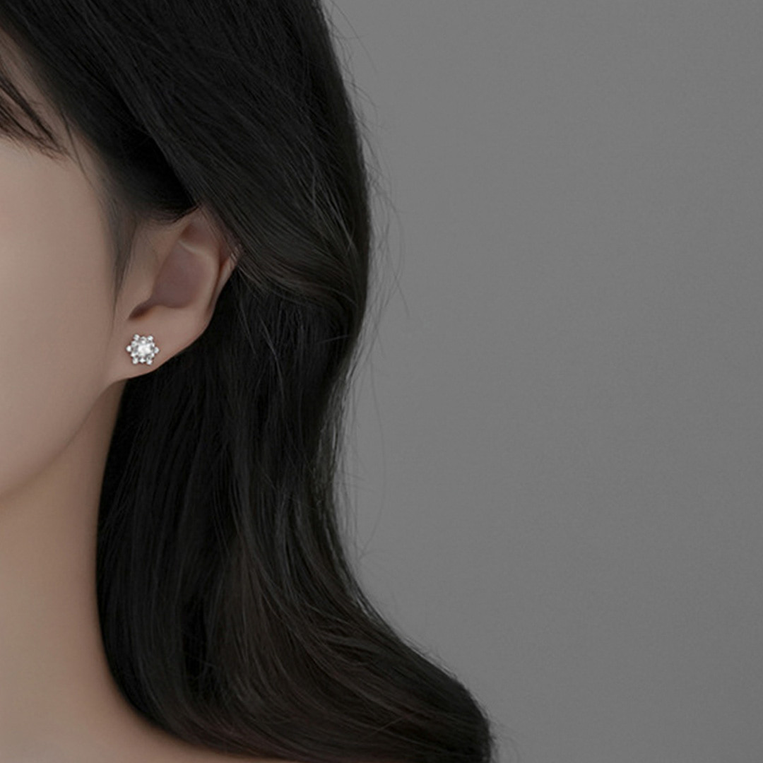 [당일출고] 태양 플라워 해바라기 크리스탈 큐빅 데일리 여성 스터드 귀걸이 [실버] N075 - 상세 이미지 2