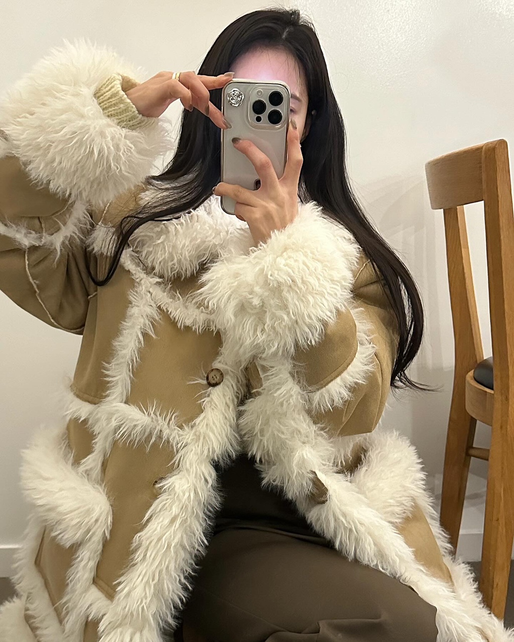 베바 겨울 하객룩 연말룩 오피스룩 출근룩 오버핏 루즈핏 무스탕 퍼 하프 코트 상세 이미지 27