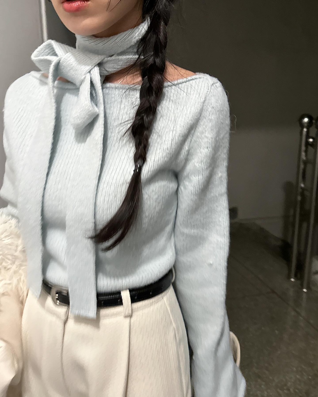 베바 겨울 하객룩 연말룩 오피스룩 출근룩 오버핏 루즈핏 무스탕 퍼 하프 코트 상세 이미지 25