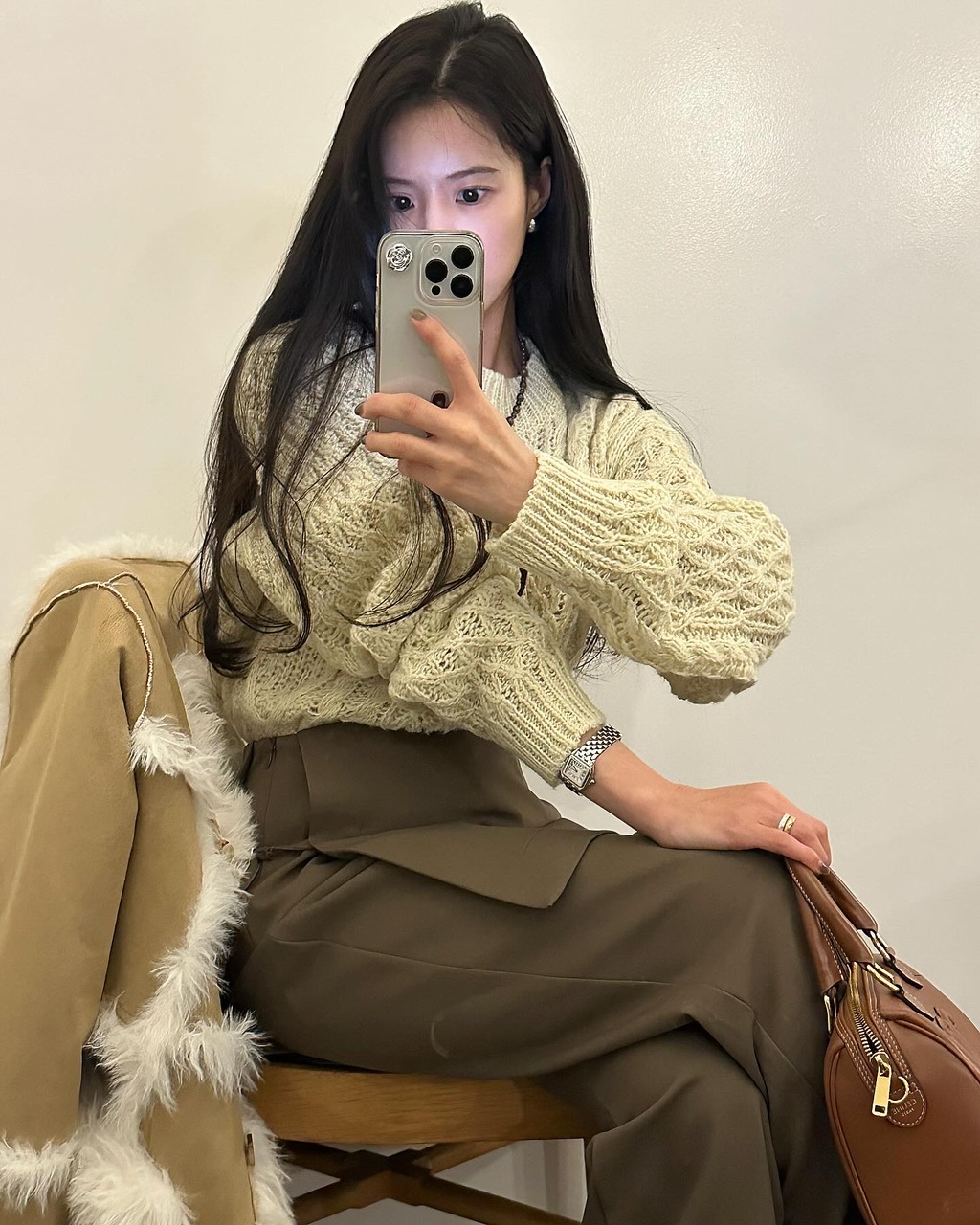 베바 겨울 하객룩 연말룩 오피스룩 출근룩 오버핏 루즈핏 무스탕 퍼 하프 코트 상세 이미지 32