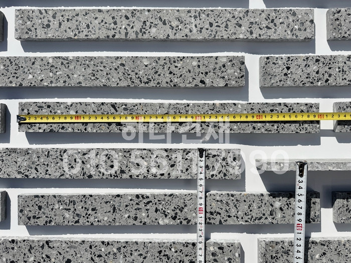 테라조 모노타일 500x50x12T 그레이 / 하다건재 와이드벽돌타일