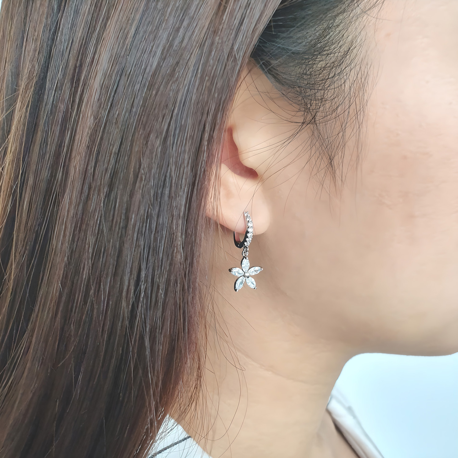 야랑쥬얼리 원터치 Flower 큐빅 귀걸이(은침) 이미지 7