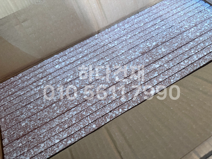 테라조 모노타일 500x50x12T 아이보리 레드 그레이 / 하다건재 와이드벽돌타일