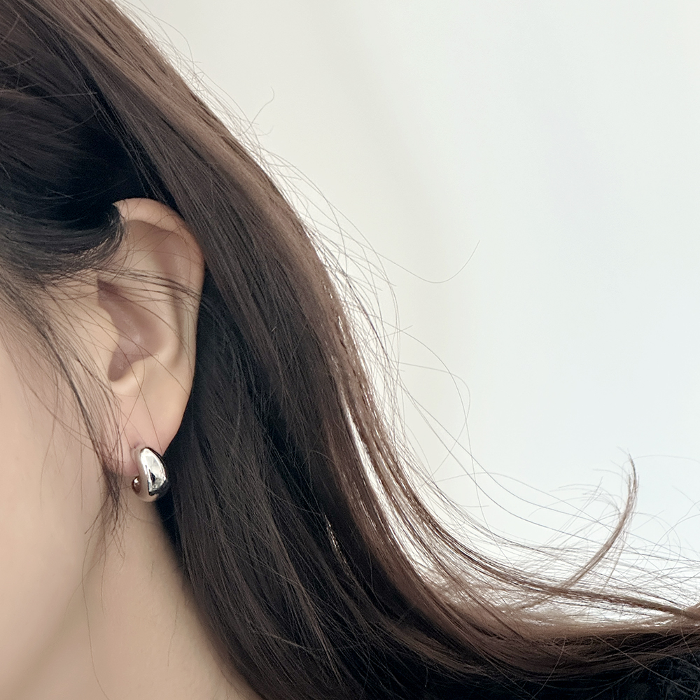 미니 볼륨 통통 링 귀걸이 2컬러 티타늄 - 상품 이미지