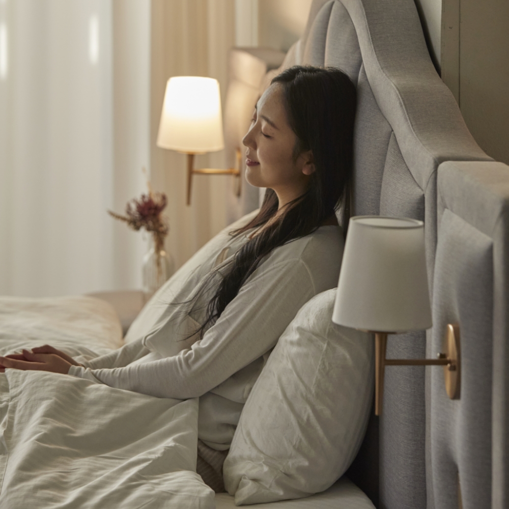 에덴느 루체 호텔침대 프레임 신혼부부 안방 호텔식 호텔형 조명 패브릭 라지킹 1700