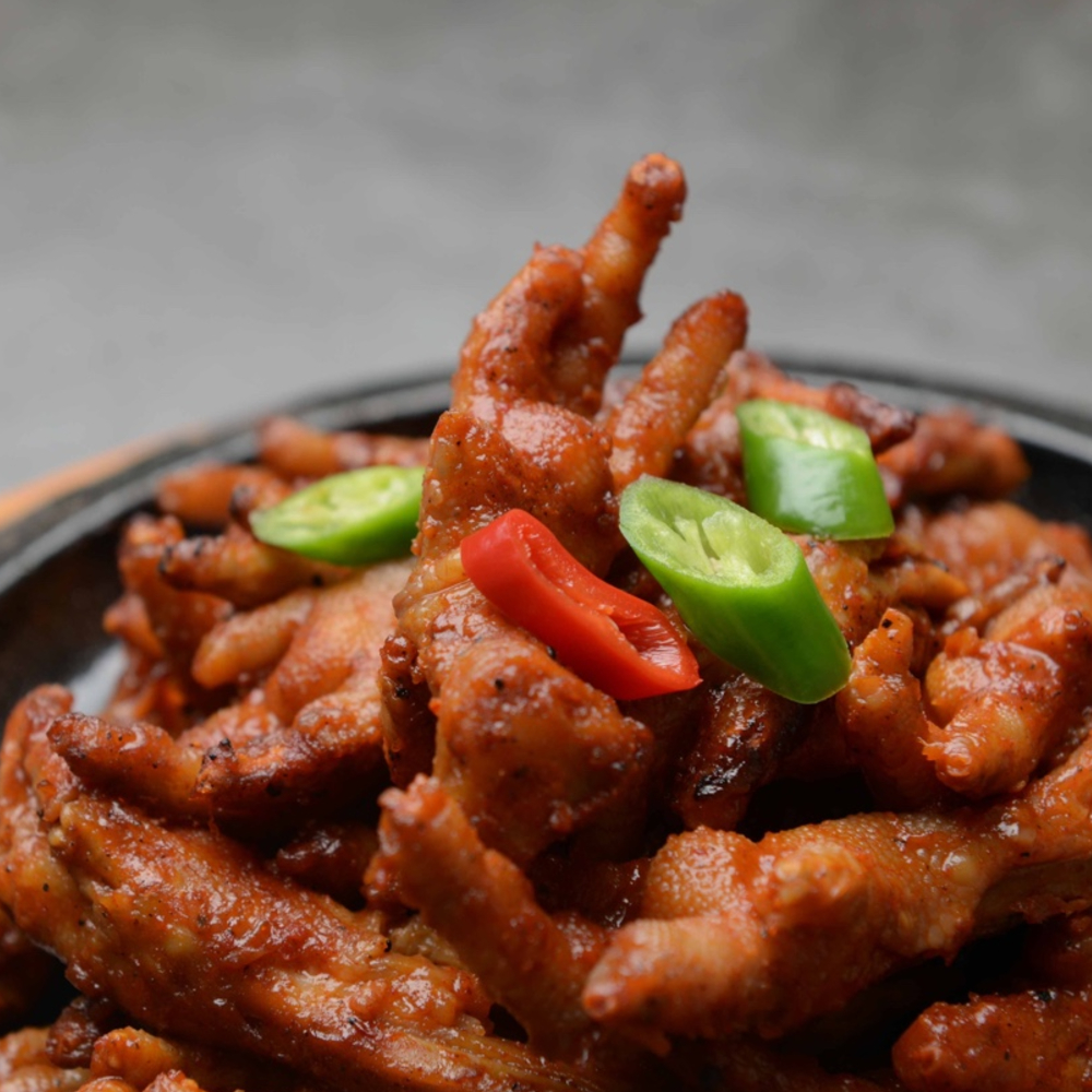 매운 무뼈닭발 불 닭발 직화구이 숯불 닭발에 미치다 : 점빵아저씨
