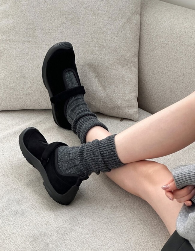 겨울 발편한 굽높은 검정 스웨이드 찍찍이 운동화 메리제인 여성 스니커즈