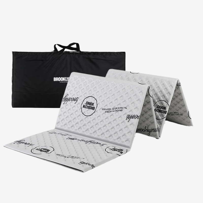 브루클린웍스 패브릭 폼 매트 L 캠핑 접이식 휴대용 피크닉 돗자리 바닥 야외 쿠션