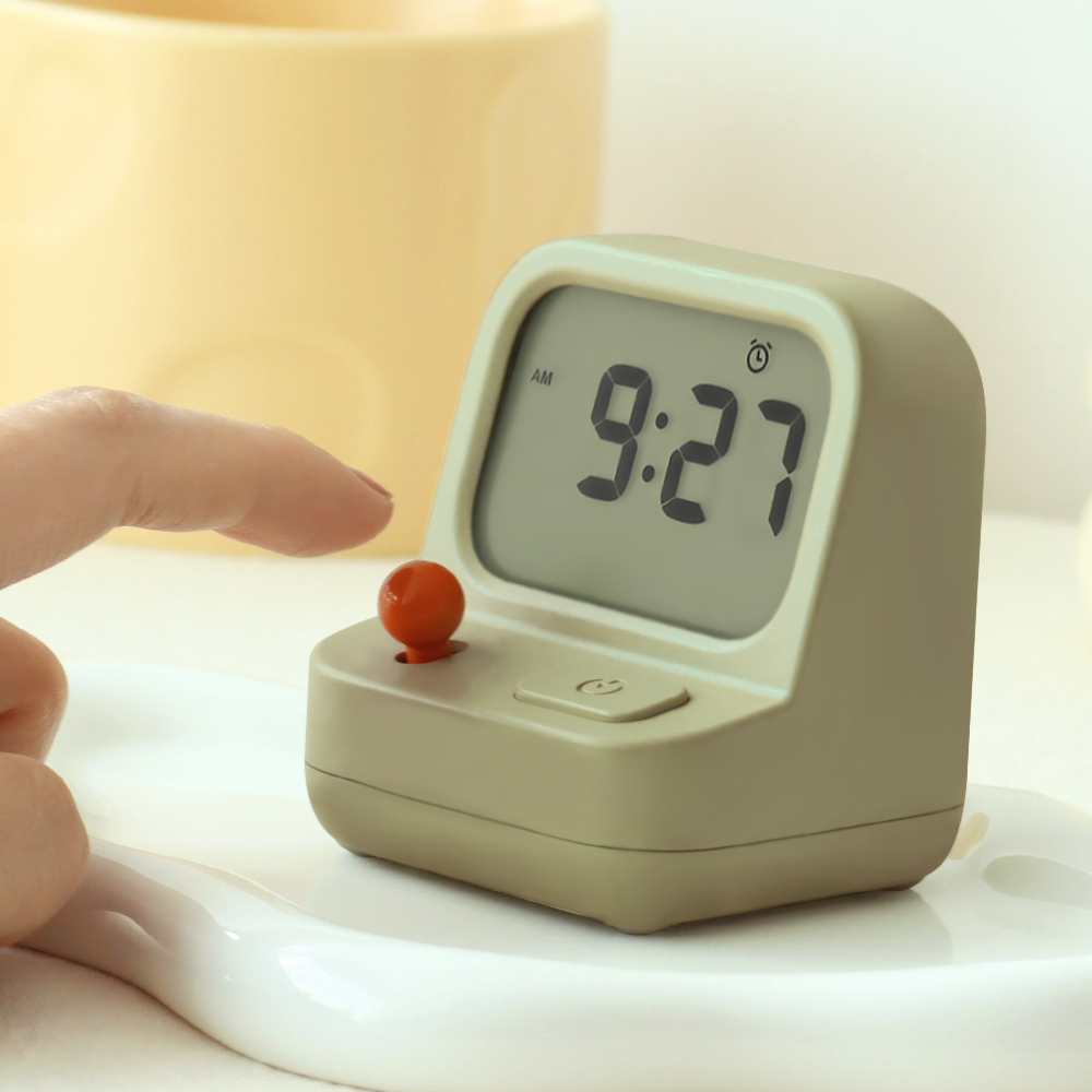 플랜룩스 게임보이 야광 전자 탁상시계 건전지 캐릭터 귀여운 알람시계