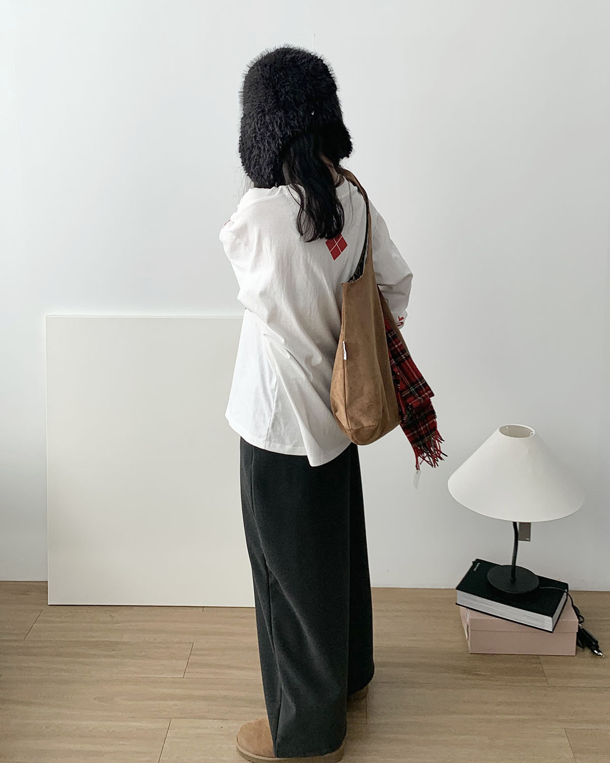 [당일발송] 아웃핏 데이비드 티셔츠 라운드넥 코튼 나염 프린팅 루즈핏 긴팔 티 (화이트) - 상세 이미지 4