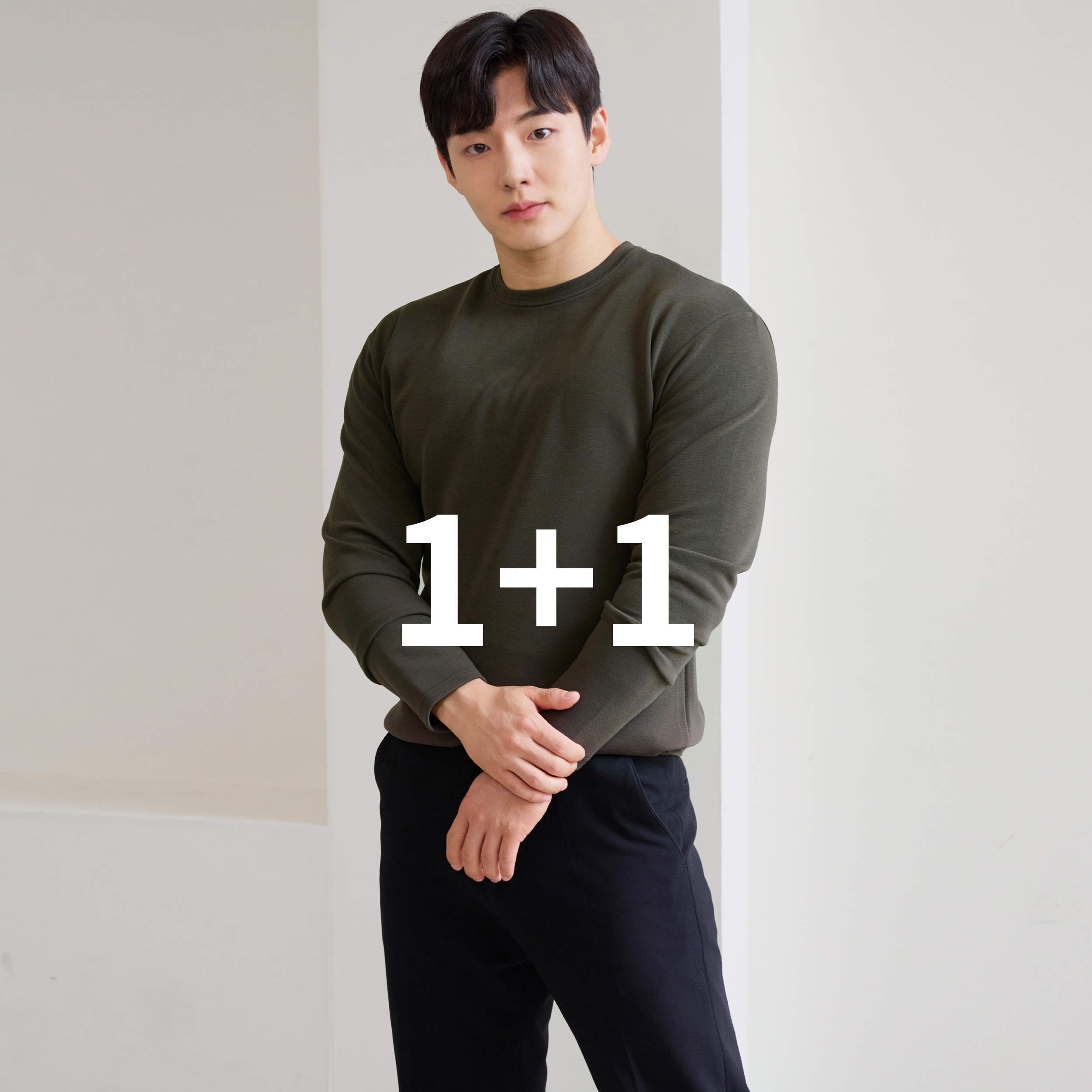1+1 쫀득 고급원단 머슬핏 라운드 긴팔 티셔츠 - 상품 이미지