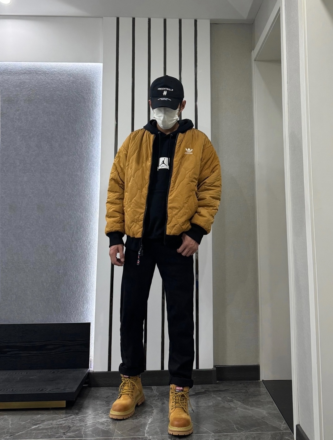 아디다스 X FEIFEIRUAN 뉴 리버시블 램스울 양면 뽀글이 후리스 자켓 블랙 IX4215 - 상세 이미지 3