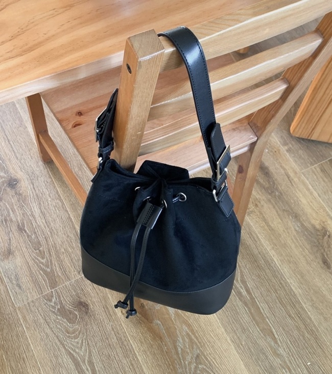 여성 겨울 스웨이드 세무 조리개 원통 쇼퍼 숄더백 데일리 직장인 복조리가방