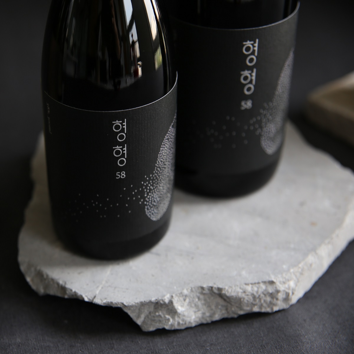 형형58 프리미엄 증류식 소주 전통주 술선물 (전용 케이스 포함) 500ml, 1개 - 상세 이미지 5
