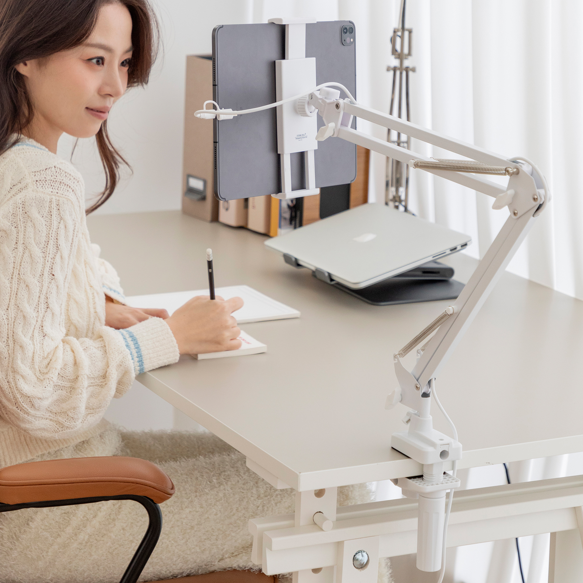 [4세대충전형] 핸드폰 침대 거치대 ST클램프 - 상세 이미지 5