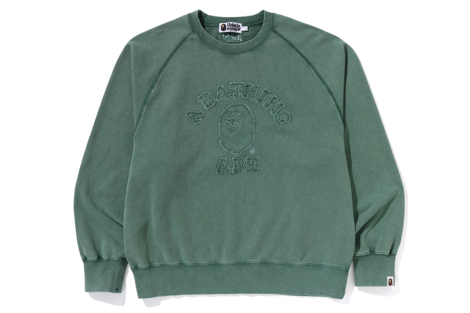 베이프 긴팔티 WASHED EFFECT COLLEGE PATCH RELAXED FIT CREWNECK SWEAT 2월 신상 1K80-113-001 - 상세 이미지 3