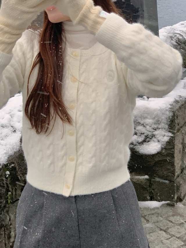 ✨후기극찬!💕URBANE MADE💕 조이 크롭 케이블 알파카 꽈배기 가디건 (3c) 상세 이미지 102