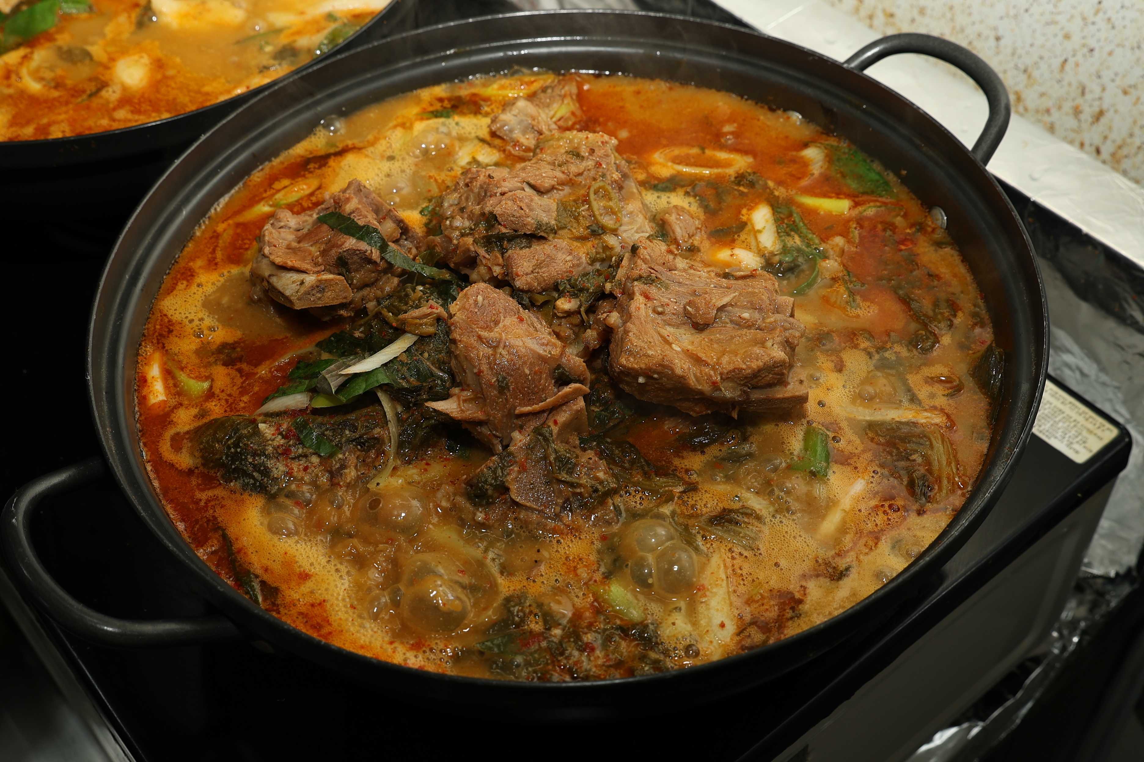 미트홀 돼지 목뼈 등뼈 2kg 푸짐한 살코기 감자탕 뼈다귀해장국 뼈찜 이미지 8