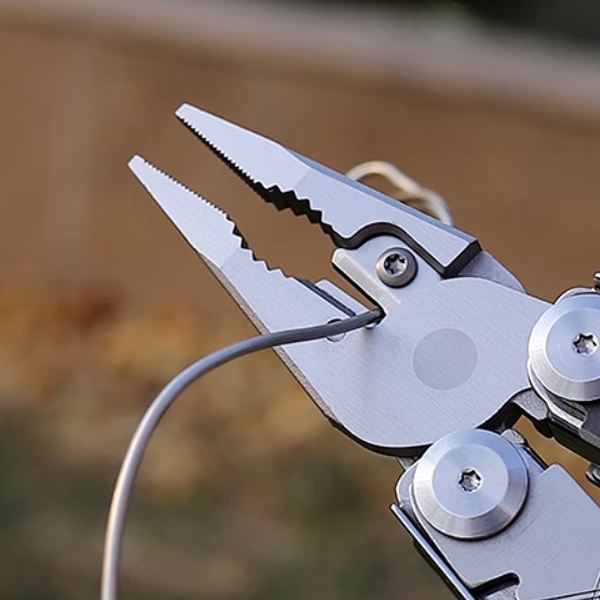 솔리드 멀티툴 폴딩나이프 캠핑나이프 맥가이버칼 캠핑용칼 16in1 넥스툴