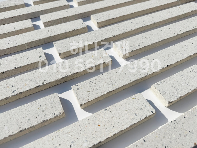 모노타일 500x45x17T 큐빅화이트 / 하다건재 와이드벽돌타일