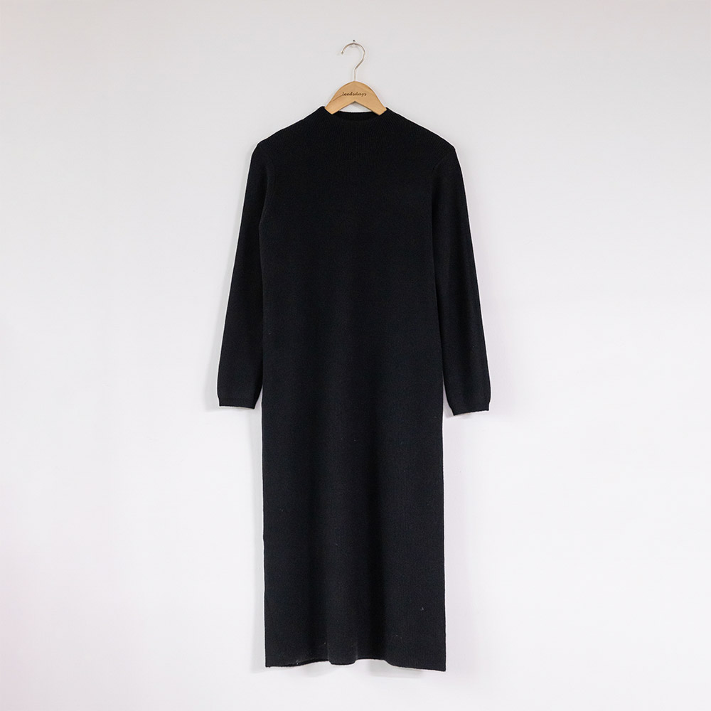 위리버 탄탄 쫀쫀한 하찌 하프넥 체형커버 롱 니트원피스