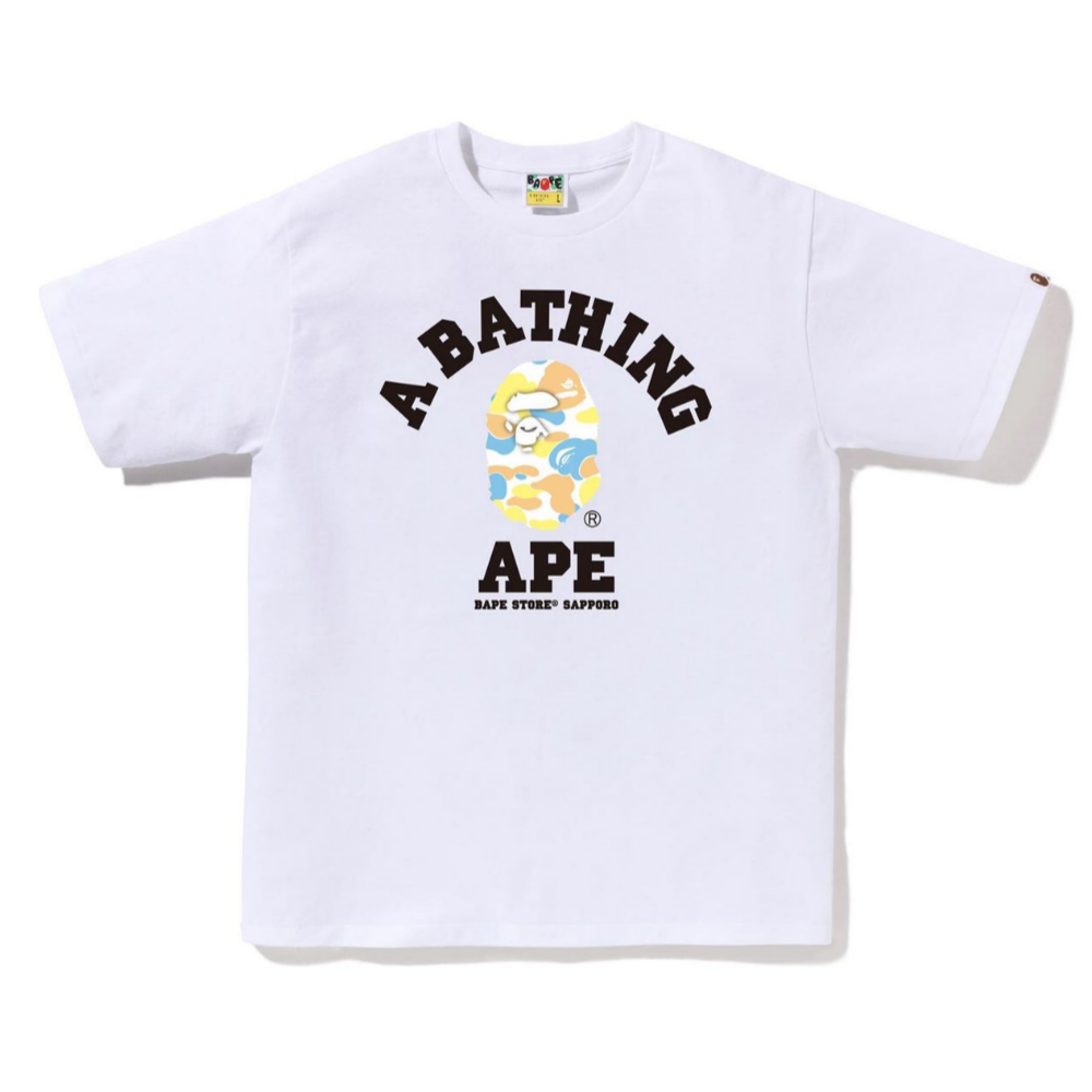 베이프 반팔티 BAPE STORE SAPPORO CAMO COLLEGE 2월 신상 1K72-110-176 - 상품 이미지