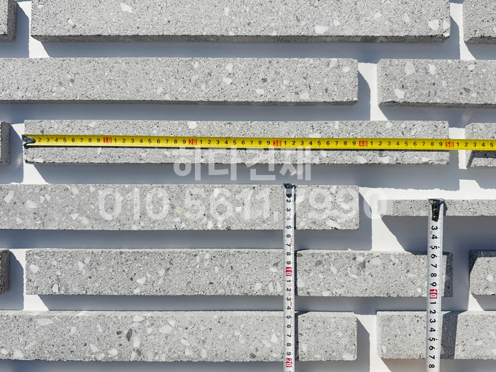 라일락 모노타일 500x50x17T 그레이칩 / 하다건재 와이드벽돌타일