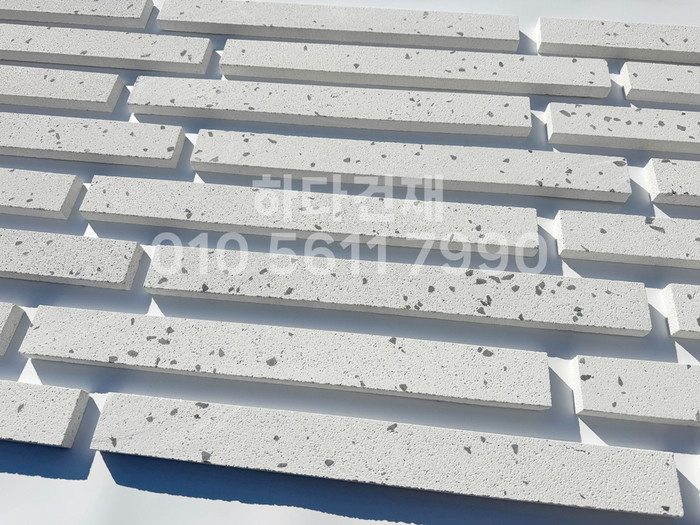 라일락 모노타일 500x50x17T 화이트칩 / 하다건재 와이드벽돌타일