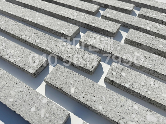 라일락 모노타일 500x50x17T 그레이칩 / 하다건재 와이드벽돌타일