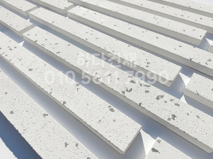 라일락 모노타일 500x50x17T 화이트칩 / 하다건재 와이드벽돌타일