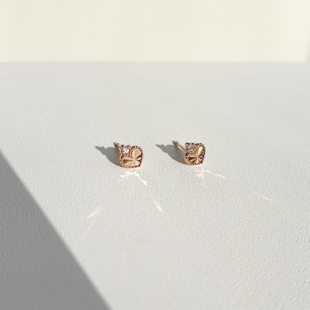 14케이 18k 여자 명품 컷팅 하트 귀고리 금 침 귀걸이 이미지 7
