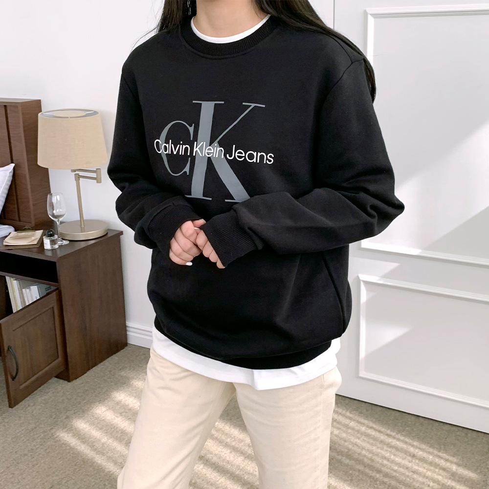 캘빈클라인 CK 모노그램 맨투맨 티셔츠