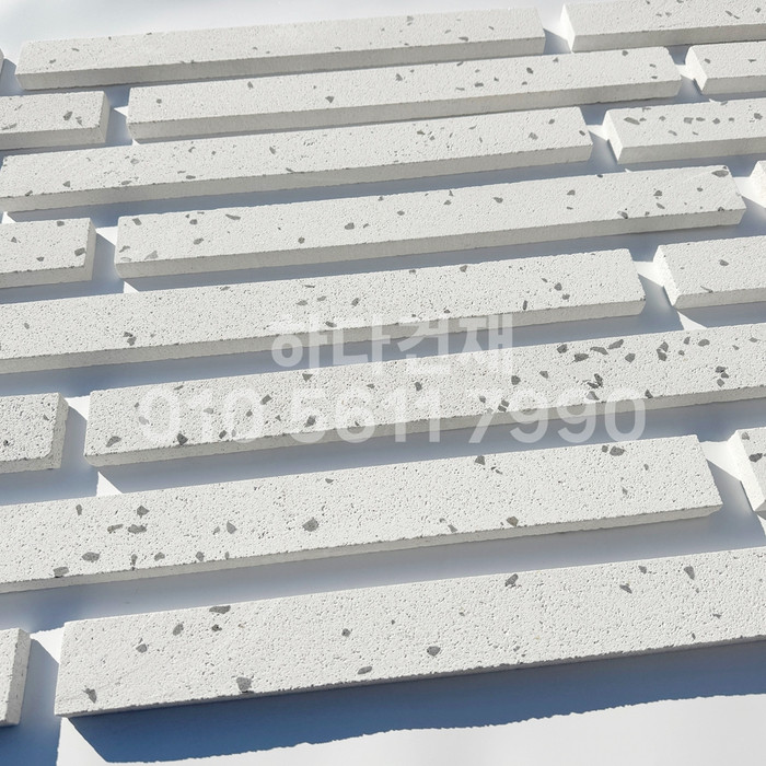 라일락 모노타일 500x50x17T 화이트칩 / 하다건재 와이드벽돌타일