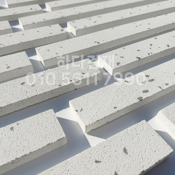 라일락 모노타일 500x50x17T 화이트칩 / 하다건재 와이드벽돌타일