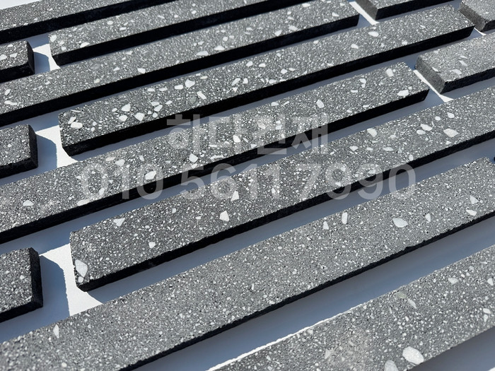 라일락 모노타일 500x50x17T 블랙칩 / 하다건재 와이드벽돌타일