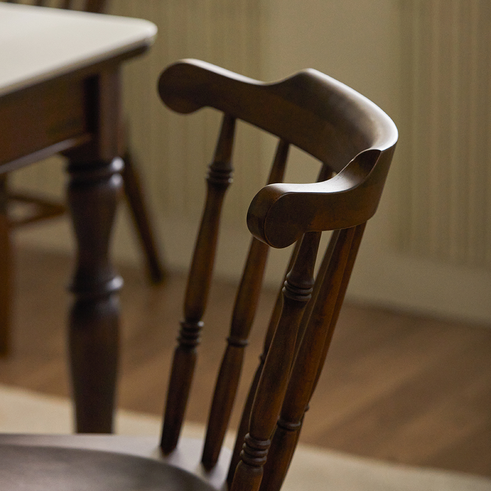 로맨틱캬바레 그랜디 체어 카페 의자 고무나무 원목 빈티지 엔틱