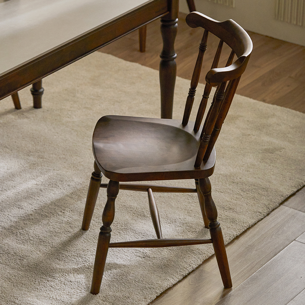 로맨틱캬바레 그랜디 체어 카페 의자 고무나무 원목 빈티지 엔틱