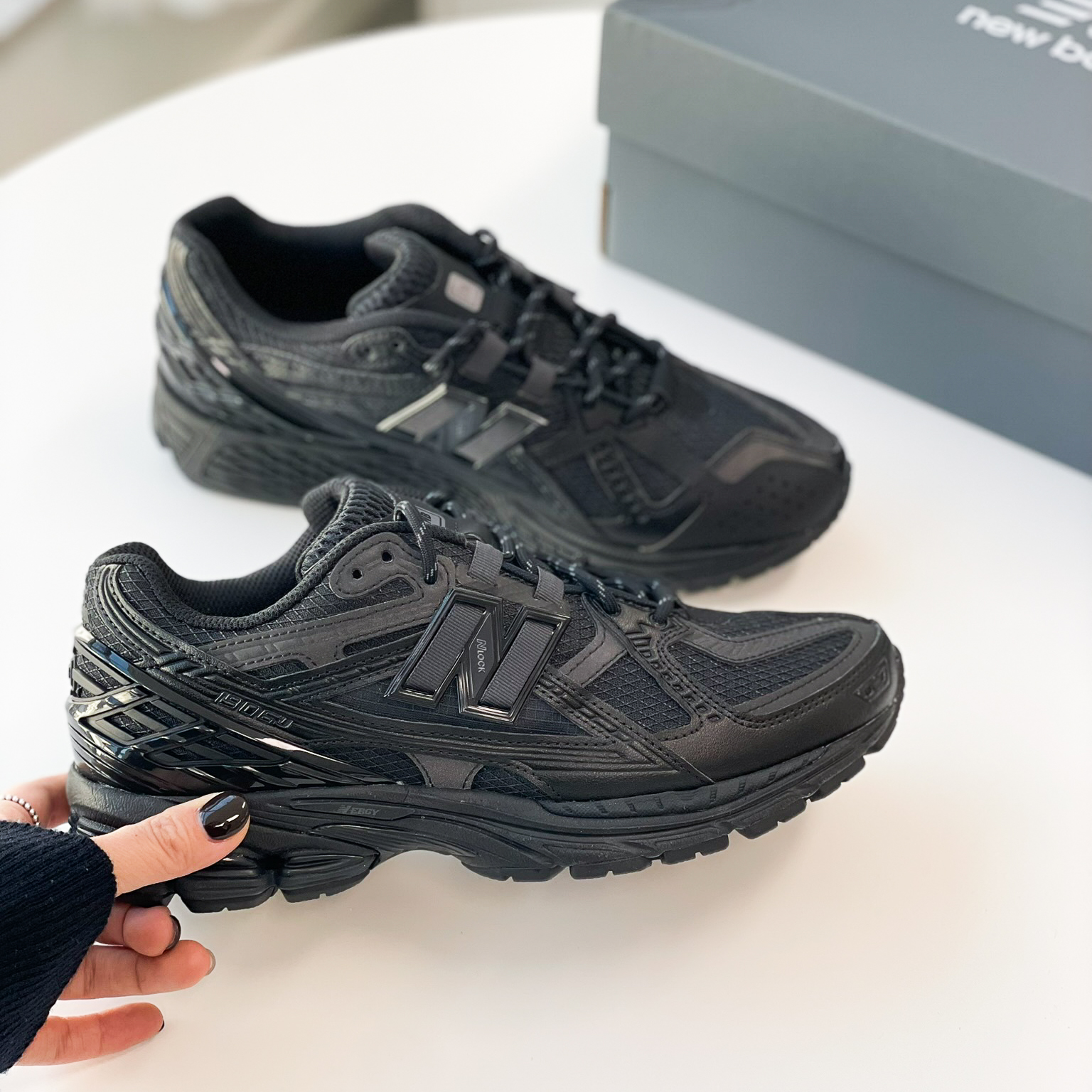 뉴발란스 1906U 트리플 블랙