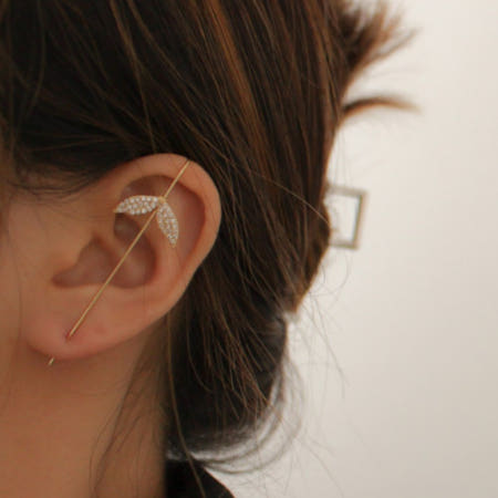 여성 크롤러 귀걸이 날개 큐빅 실버 선물용 이어링 고급