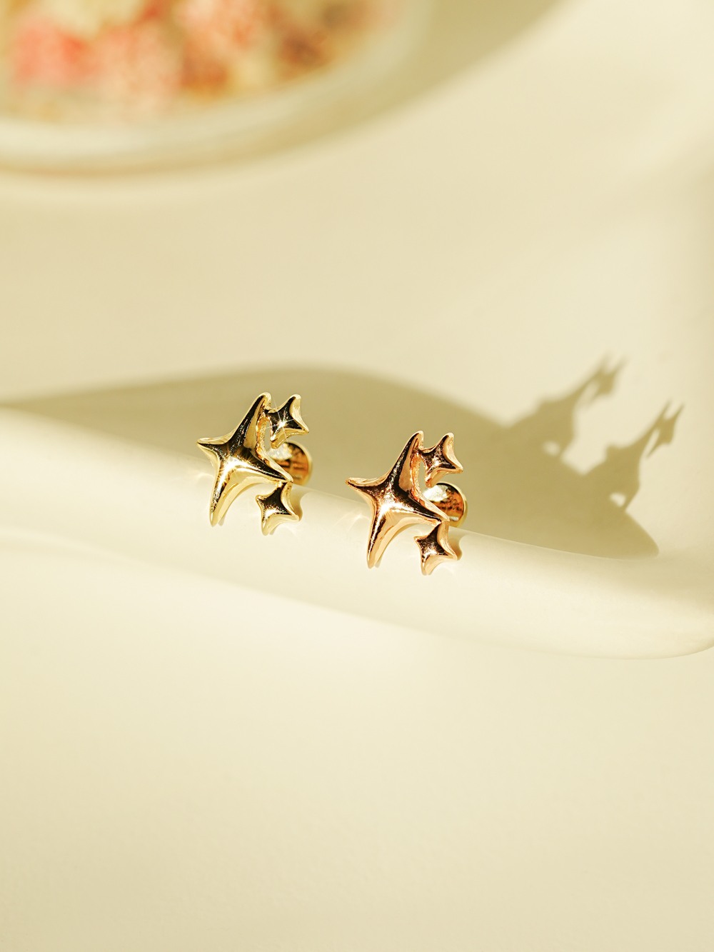 [0.8mm]14K 인터널 트윙클 글로시 라블렛 피어싱 귀걸이 - 상세 이미지 4