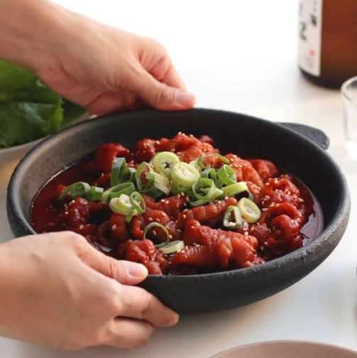 청춘불판 무뼈국물닭발 500g 뼈없는 매운 닭발 양념 닭발 불닭발 캠핑 혼술 안주 간편식 - 상세 이미지 3