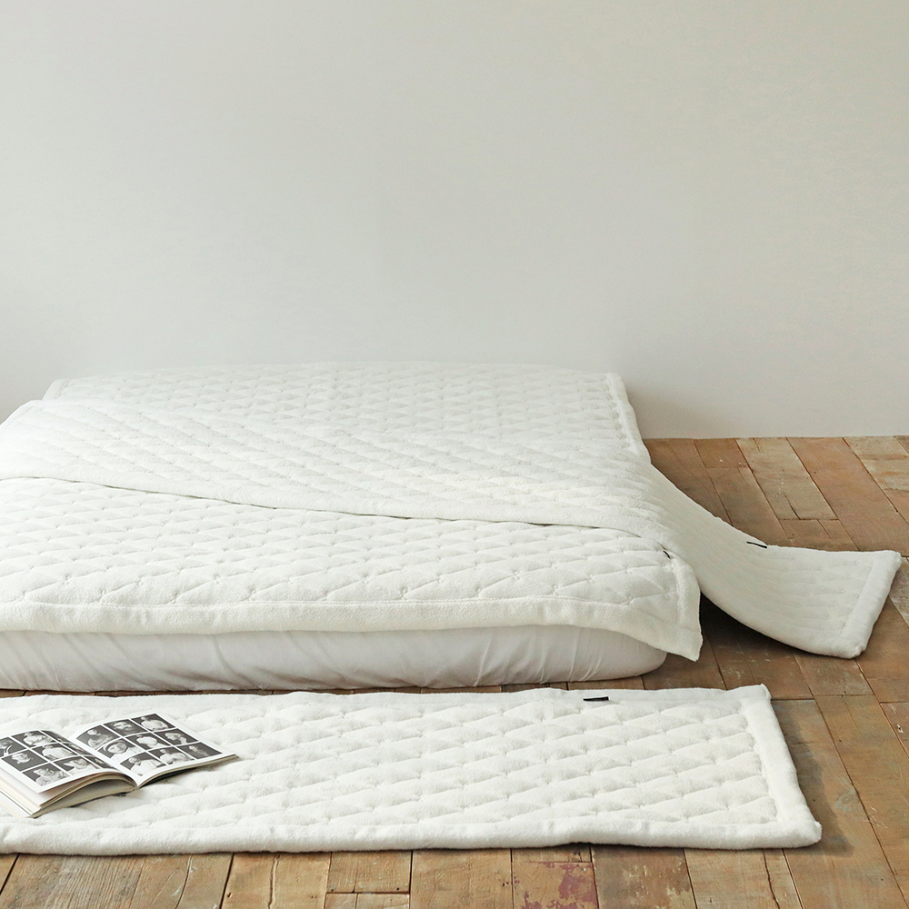 뽀글이 양털 극세사 도톰한 쇼파매트 리본퀄팅 미끄럼방지 아이보리 소파패드 3인용