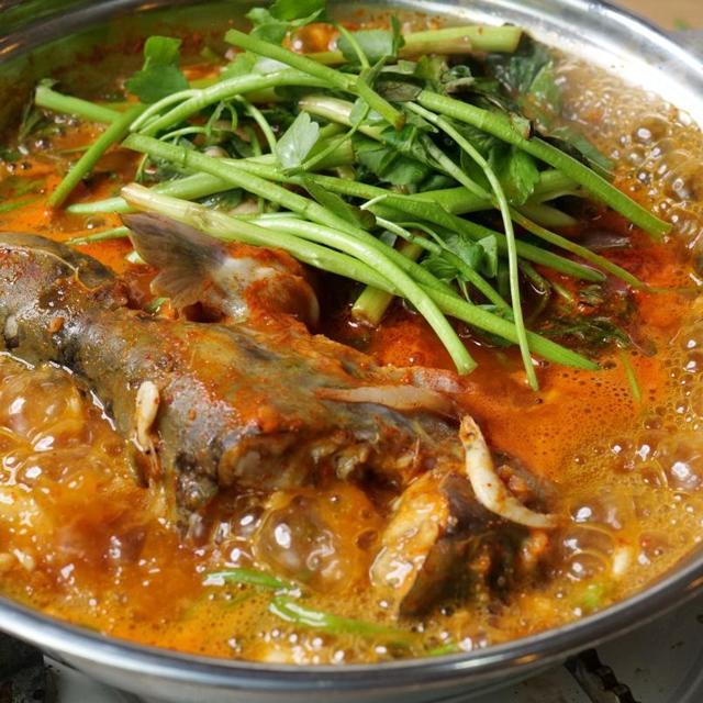 메기매운탕 겨울뜨끈한 국물 밀키트 능곡송천매운탕 2인분 - 상품 이미지