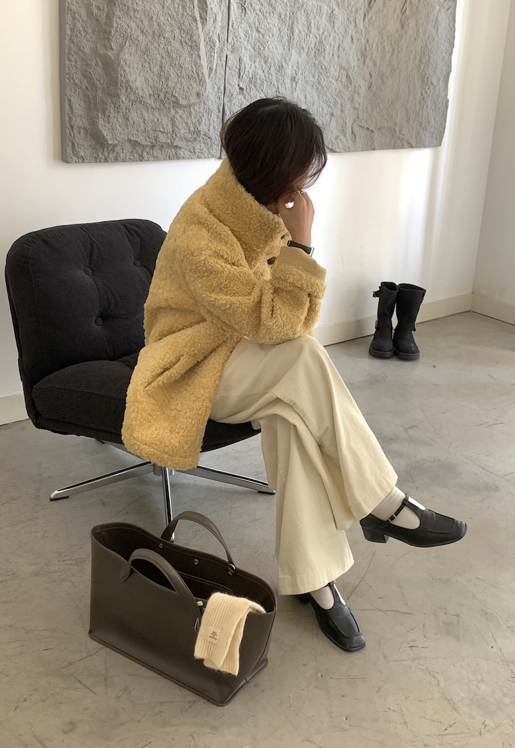 가을 겨울 도톰 따뜻 뽀글이 스탠드 카라 루즈핏 싱글 브레스티드 양털 베이직 꾸안꾸룩 여친룩 코트 자켓 124122701 상세 이미지 51
