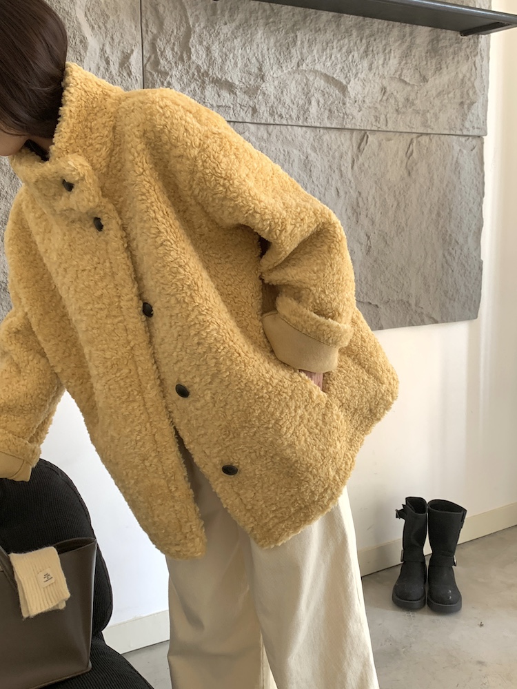 가을 겨울 도톰 따뜻 뽀글이 스탠드 카라 루즈핏 싱글 브레스티드 양털 베이직 꾸안꾸룩 여친룩 코트 자켓 124122701 상세 이미지 50