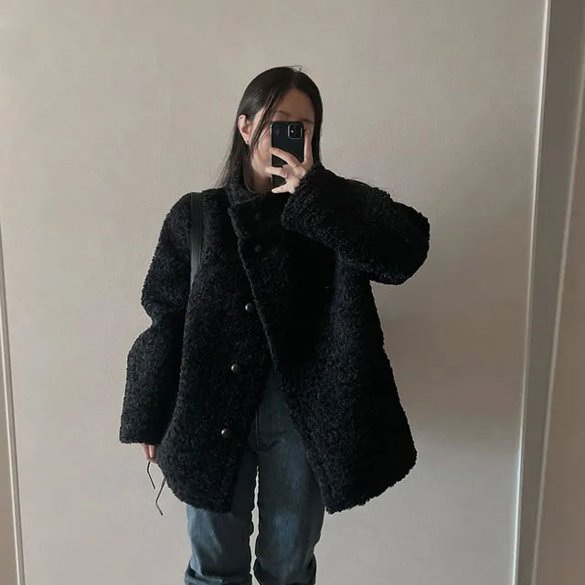 가을 겨울 도톰 따뜻 뽀글이 스탠드 카라 루즈핏 싱글 브레스티드 양털 베이직 꾸안꾸룩 여친룩 코트 자켓 124122701 상세 이미지 12