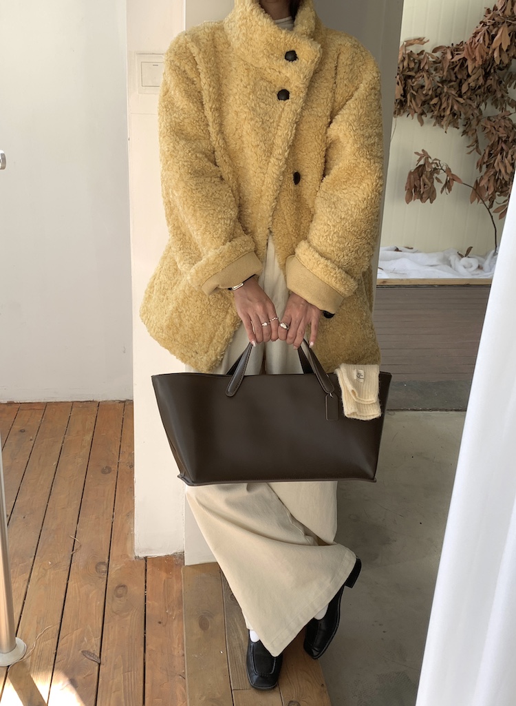 가을 겨울 도톰 따뜻 뽀글이 스탠드 카라 루즈핏 싱글 브레스티드 양털 베이직 꾸안꾸룩 여친룩 코트 자켓 124122701 상세 이미지 48