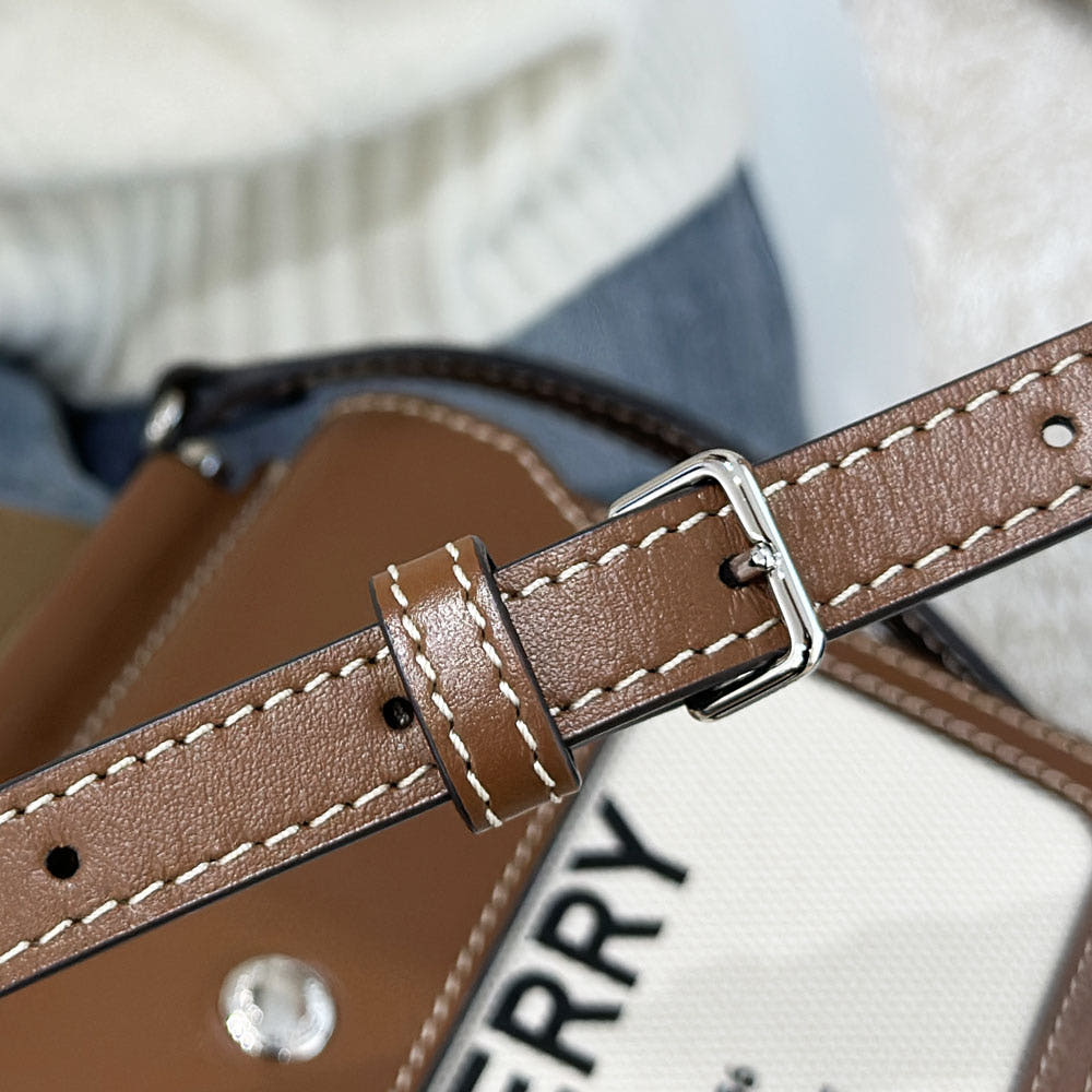 [마지막재고 20%추가] 버버리 호스페리 프린트 미니 크로스 바디백 8014611