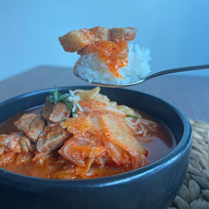 고기듬뿍 묵은지 돼지고기김치찌개 돼지짜글이 밀키트 - 상세 이미지 3