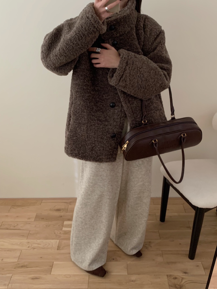가을 겨울 도톰 따뜻 뽀글이 스탠드 카라 루즈핏 싱글 브레스티드 양털 베이직 꾸안꾸룩 여친룩 코트 자켓 124122701 상세 이미지 37